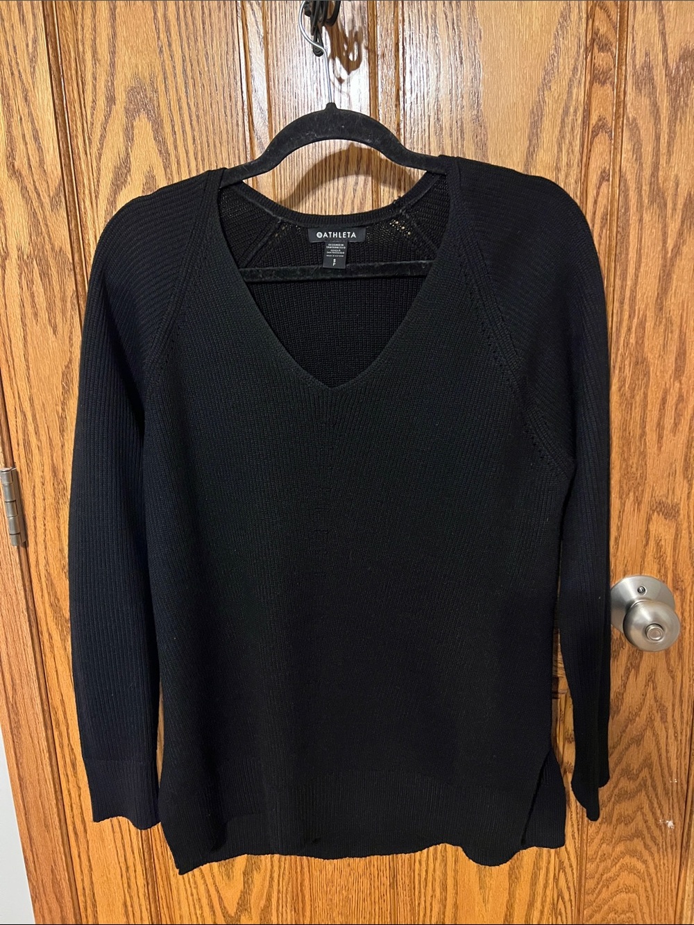 Athleta Black V-Neck Pullover Sweater